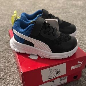 Puma Evolve Run Mesh Black and Blue Sneakers with Durable Sole